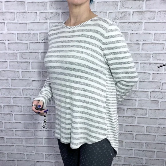 NWOT |•PEYTON PRIMROSE•| Super SOFT Oversize Split Back Striped Long Sleeve - Picture 5 of 14